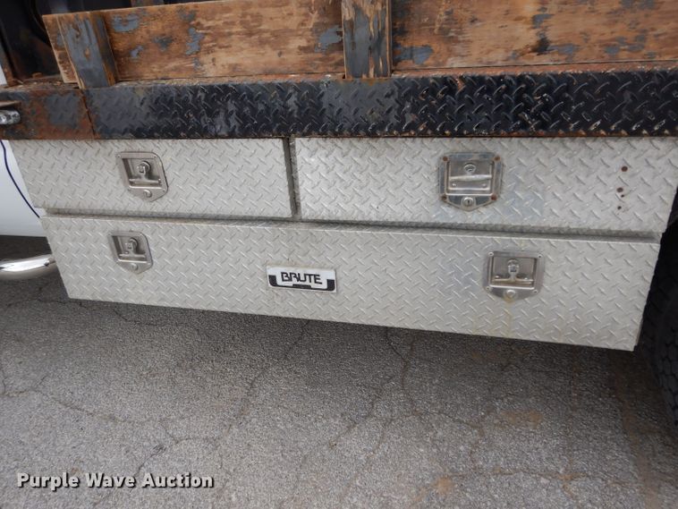 image for item DG6417 2011 Ford F450 Super Duty XL SuperCab flatbed truck