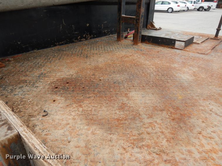 image for item DG6417 2011 Ford F450 Super Duty XL SuperCab flatbed truck