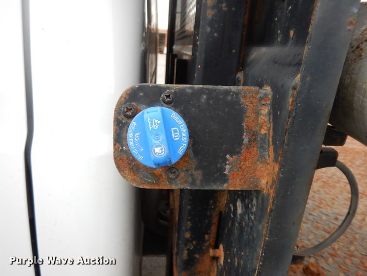 image for item DG6417 2011 Ford F450 Super Duty XL SuperCab flatbed truck