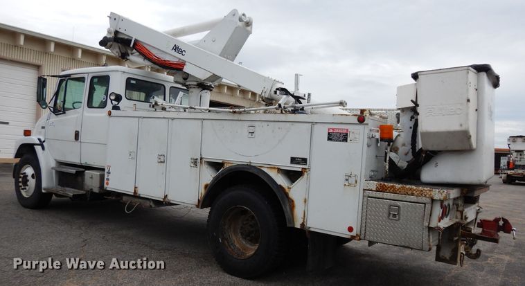 image for item DG6419 2001 Freightliner FL70 bucket truck