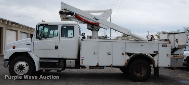 image for item DG6419 2001 Freightliner FL70 bucket truck