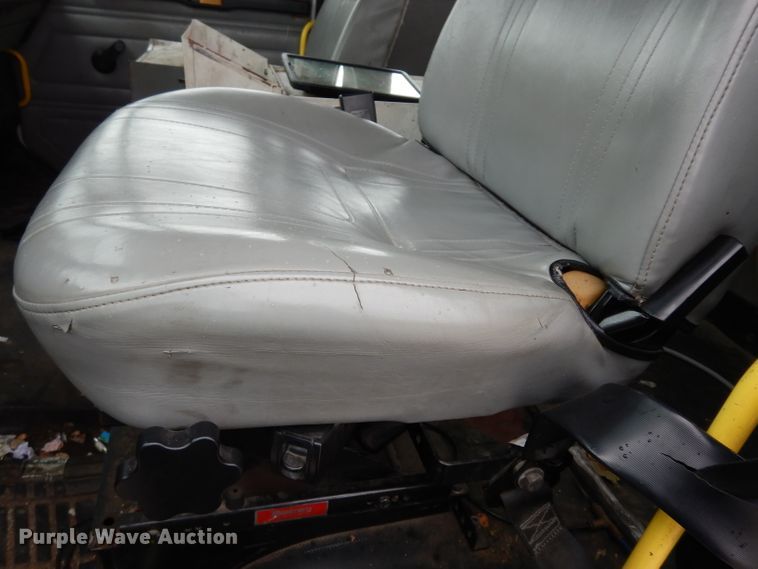 image for item DG6419 2001 Freightliner FL70 bucket truck