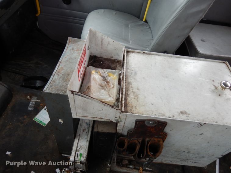 image for item DG6419 2001 Freightliner FL70 bucket truck