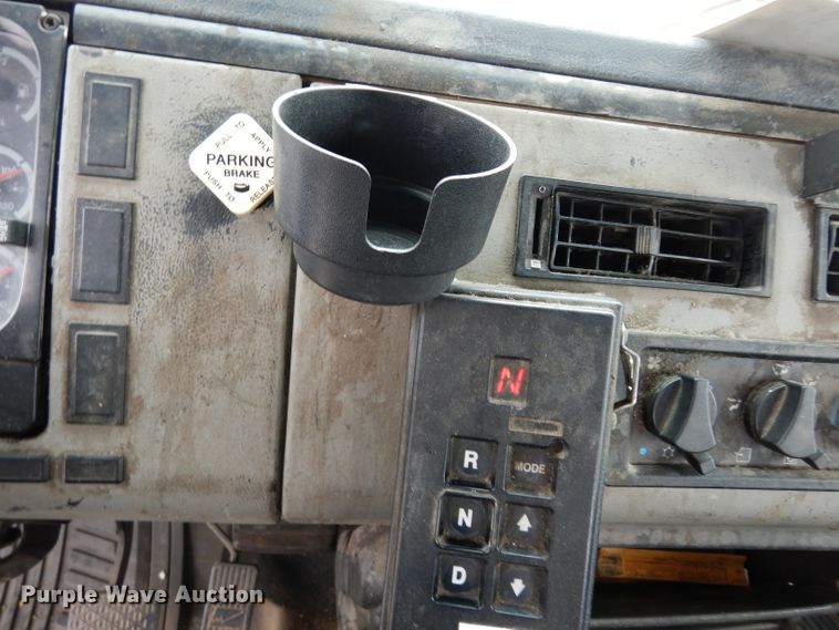 image for item DG6419 2001 Freightliner FL70 bucket truck