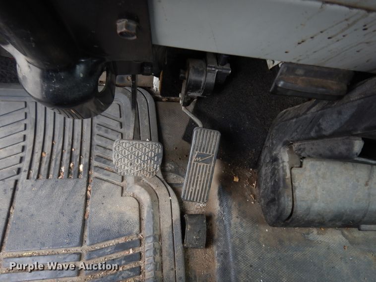 image for item DG6419 2001 Freightliner FL70 bucket truck