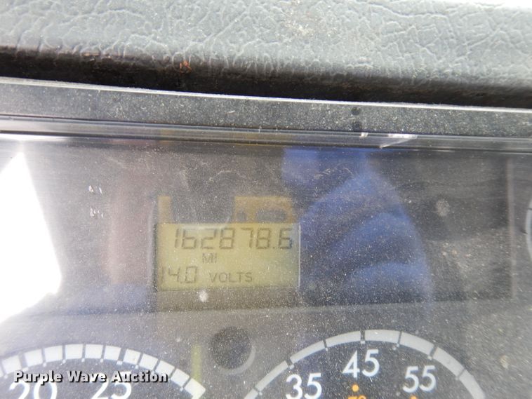 image for item DG6419 2001 Freightliner FL70 bucket truck