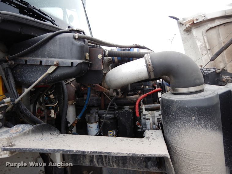 image for item DG6419 2001 Freightliner FL70 bucket truck