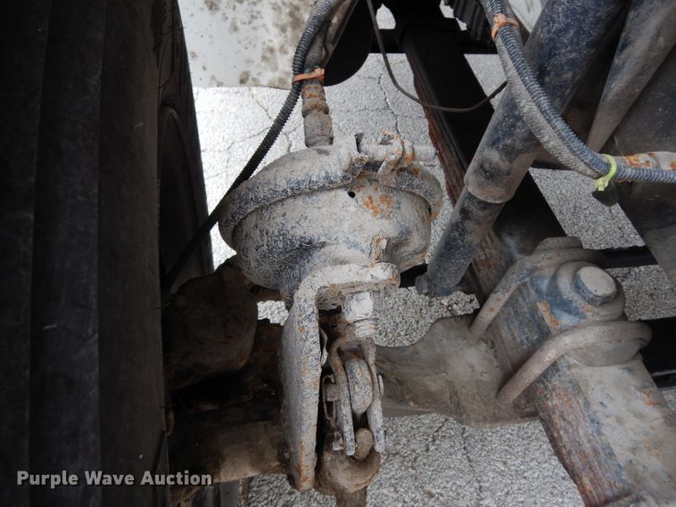 image for item DG6419 2001 Freightliner FL70 bucket truck