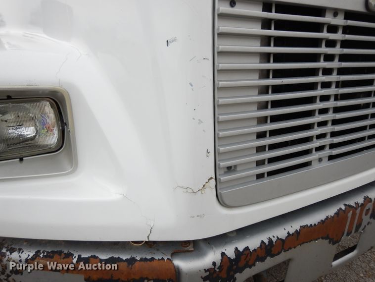 image for item DG6419 2001 Freightliner FL70 bucket truck