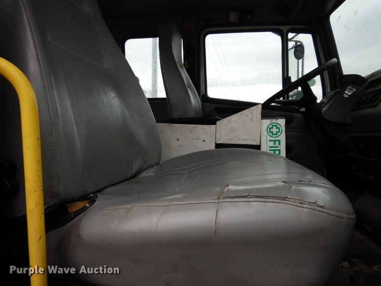 image for item DG6419 2001 Freightliner FL70 bucket truck