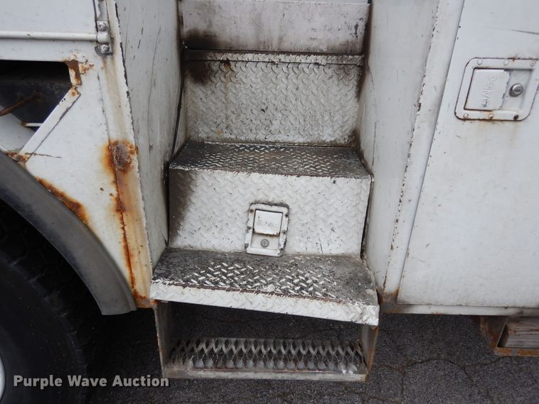 image for item DG6419 2001 Freightliner FL70 bucket truck