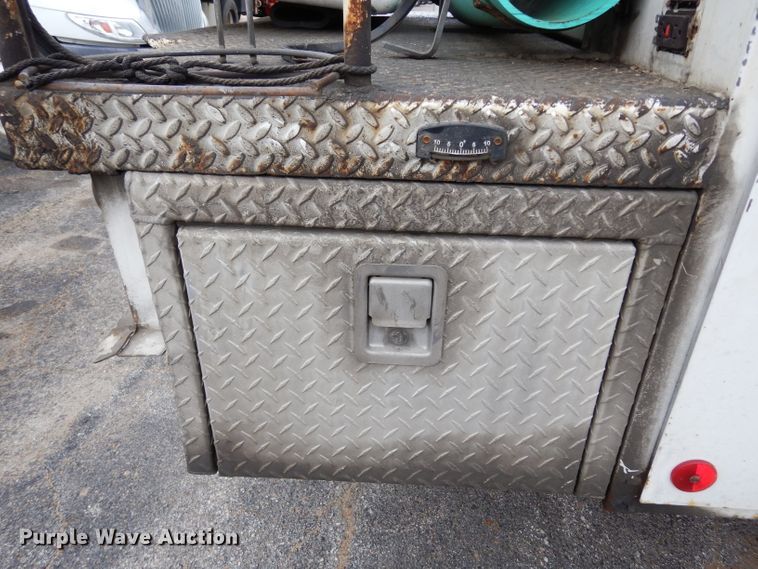 image for item DG6419 2001 Freightliner FL70 bucket truck