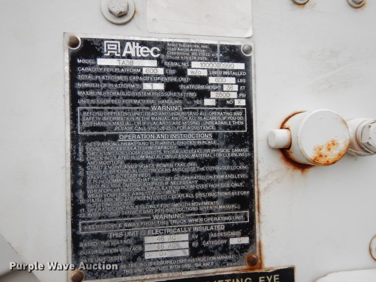 image for item DG6419 2001 Freightliner FL70 bucket truck