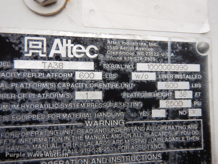 image for item DG6419 2001 Freightliner FL70 bucket truck