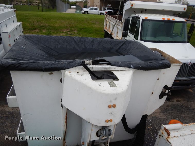 image for item DG6419 2001 Freightliner FL70 bucket truck