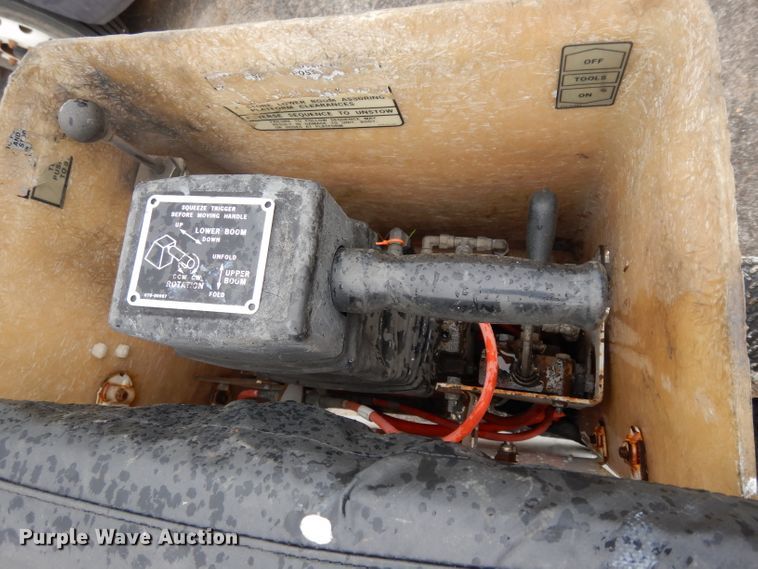 image for item DG6419 2001 Freightliner FL70 bucket truck