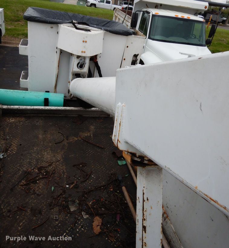 image for item DG6419 2001 Freightliner FL70 bucket truck