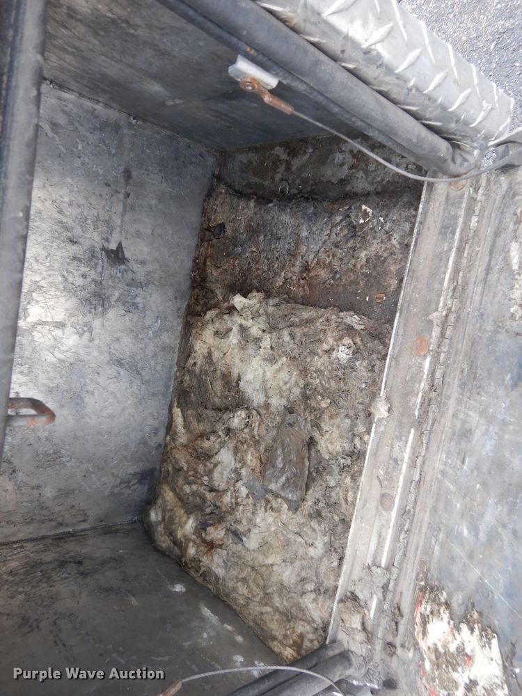 image for item DG6419 2001 Freightliner FL70 bucket truck