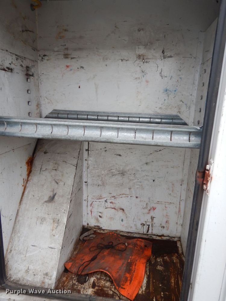 image for item DG6419 2001 Freightliner FL70 bucket truck