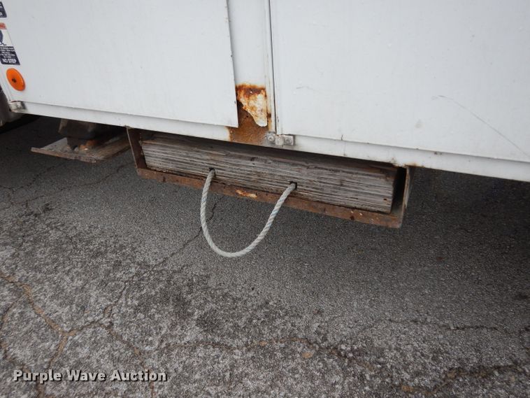 image for item DG6419 2001 Freightliner FL70 bucket truck