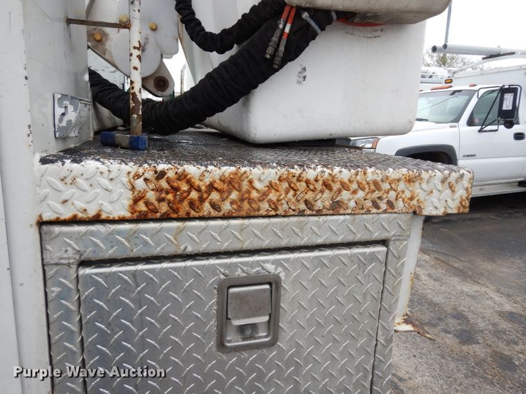 image for item DG6419 2001 Freightliner FL70 bucket truck