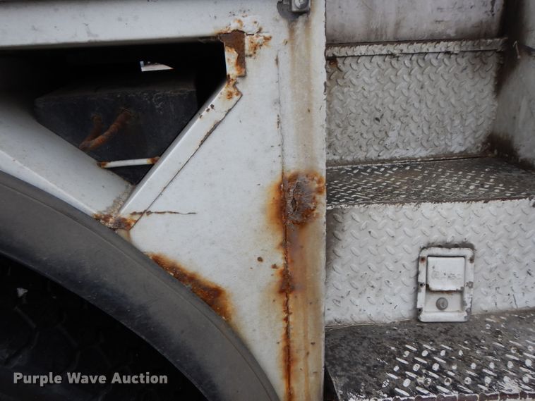 image for item DG6419 2001 Freightliner FL70 bucket truck