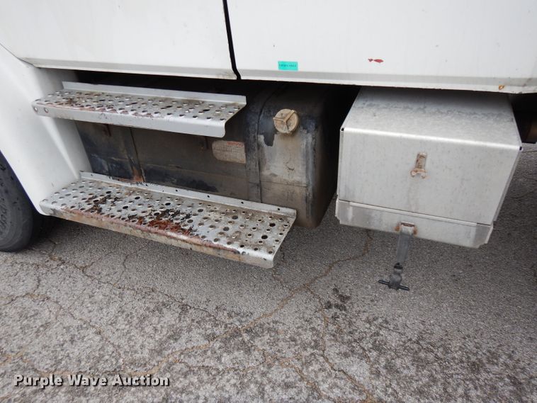 image for item DG6419 2001 Freightliner FL70 bucket truck