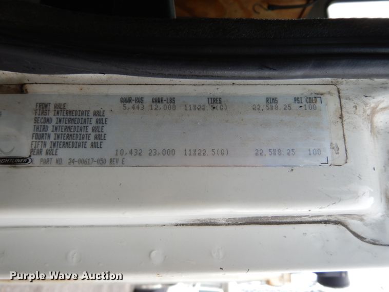 image for item DG6419 2001 Freightliner FL70 bucket truck