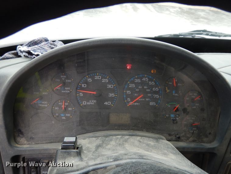 image for item DG6420 2004 International 4400 dump truck