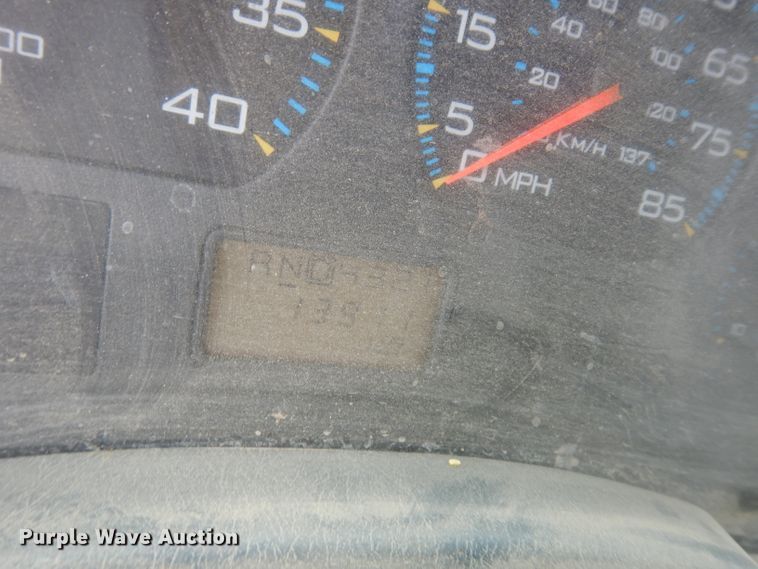 image for item DG6420 2004 International 4400 dump truck