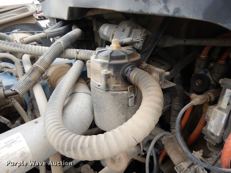 image for item DG6420 2004 International 4400 dump truck