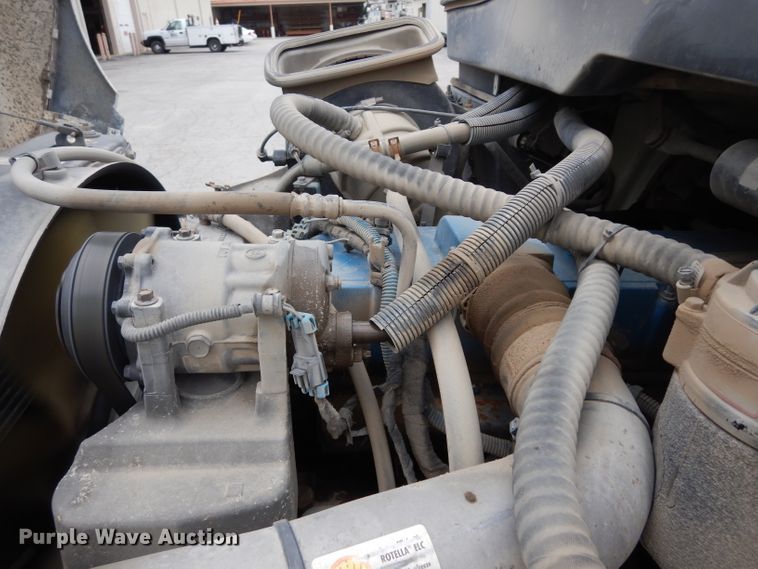 image for item DG6420 2004 International 4400 dump truck