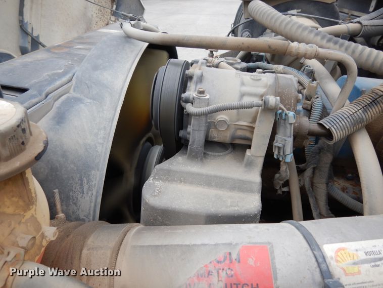 image for item DG6420 2004 International 4400 dump truck