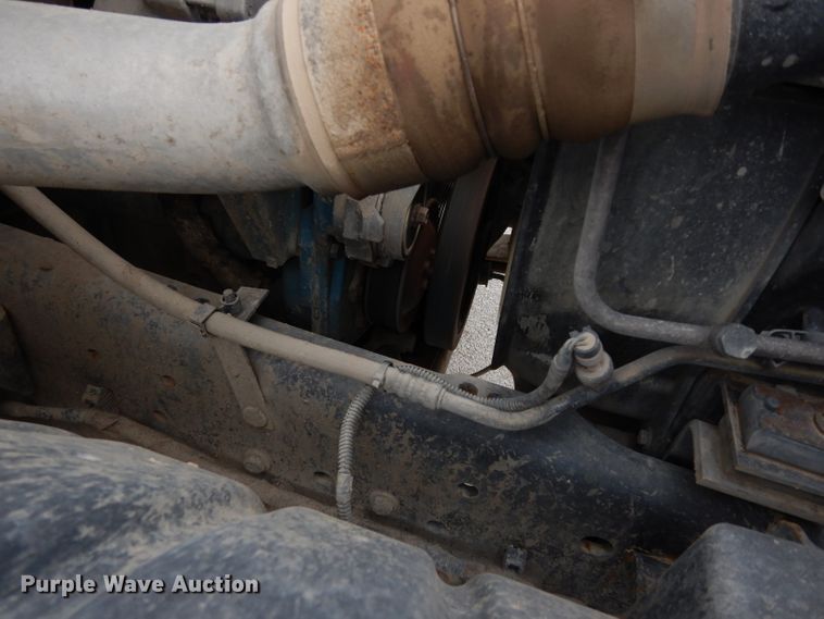 image for item DG6420 2004 International 4400 dump truck