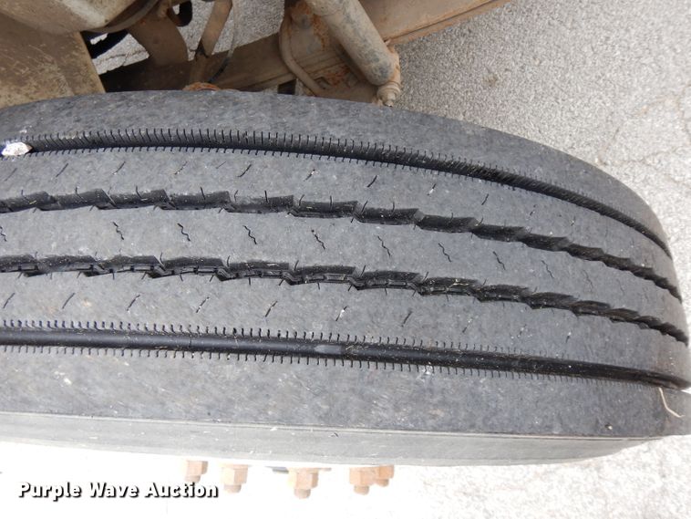 image for item DG6420 2004 International 4400 dump truck