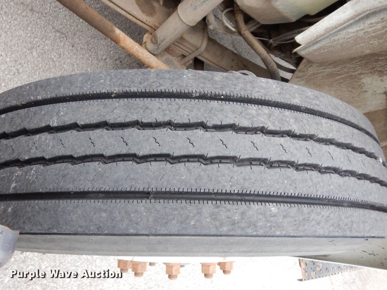 image for item DG6420 2004 International 4400 dump truck