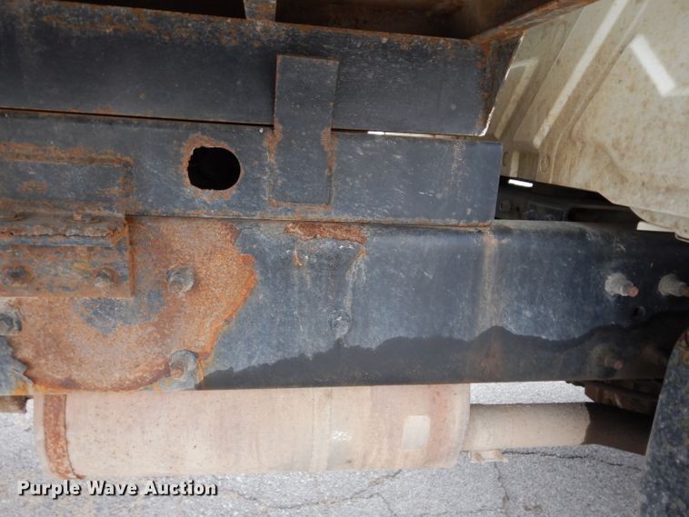 image for item DG6420 2004 International 4400 dump truck