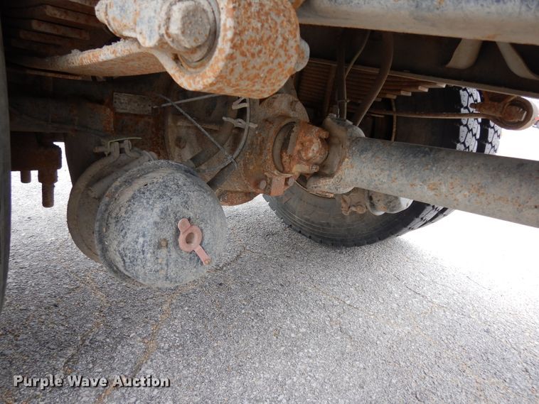 image for item DG6420 2004 International 4400 dump truck