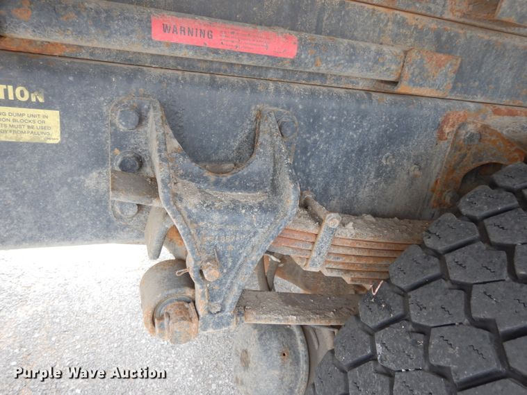 image for item DG6420 2004 International 4400 dump truck