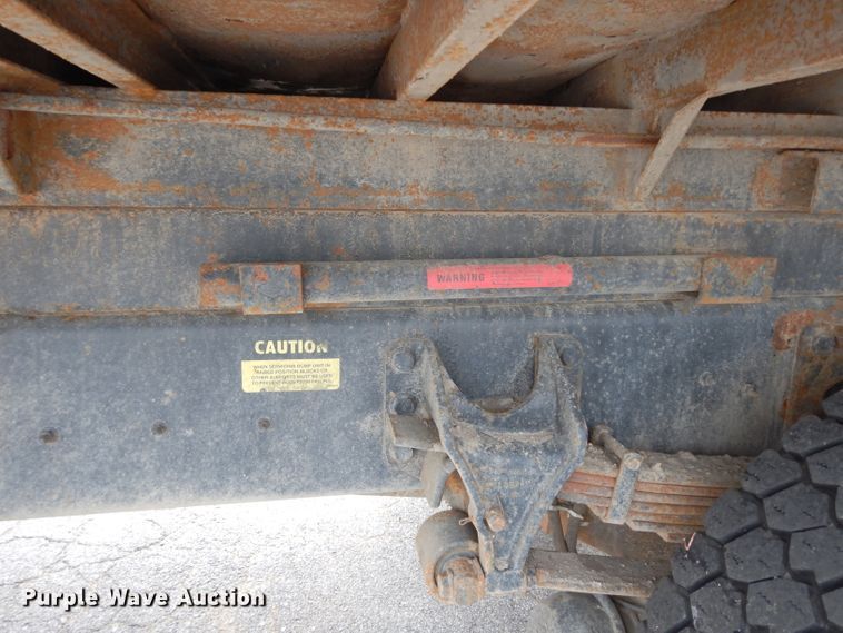 image for item DG6420 2004 International 4400 dump truck