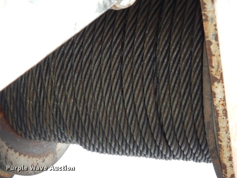 image for item DG6421 2004 International 7400 crane truck