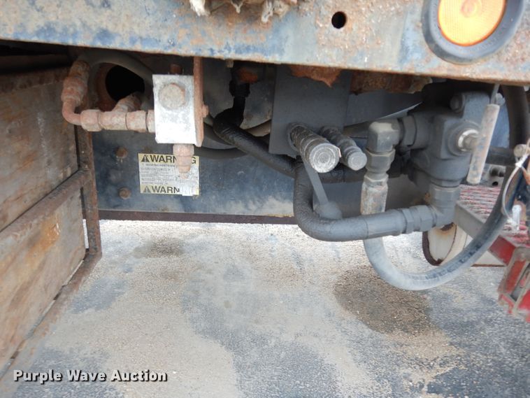 image for item DG6421 2004 International 7400 crane truck