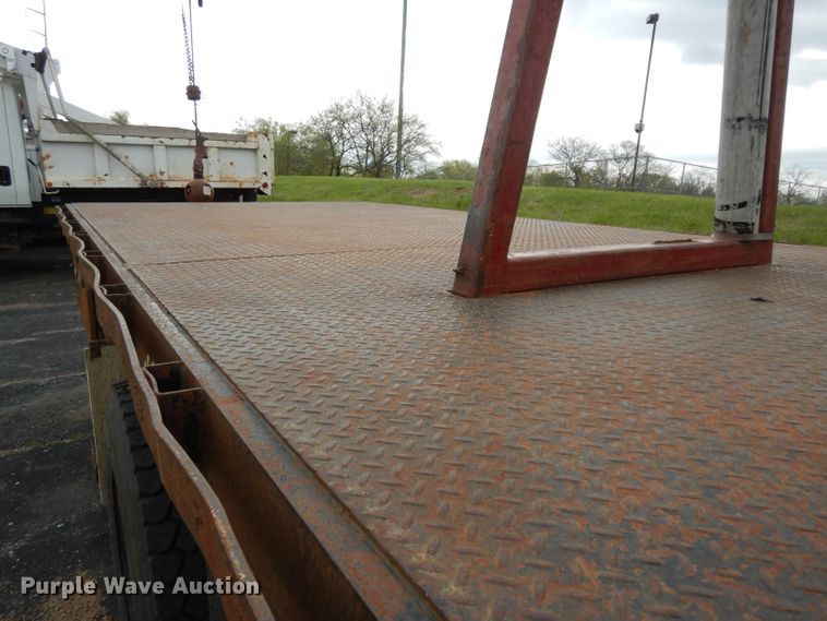 image for item DG6421 2004 International 7400 crane truck