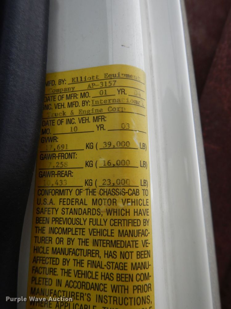 image for item DG6421 2004 International 7400 crane truck