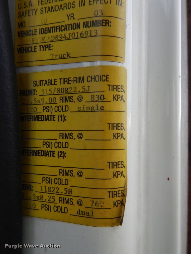 image for item DG6421 2004 International 7400 crane truck