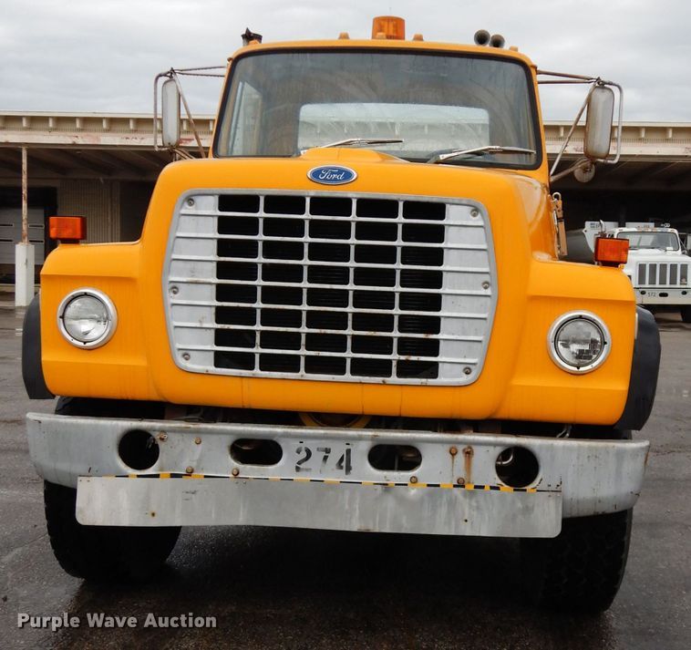 image for item DG6451 1985 Ford 9000 semi truck