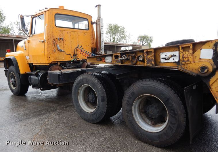 image for item DG6451 1985 Ford 9000 semi truck