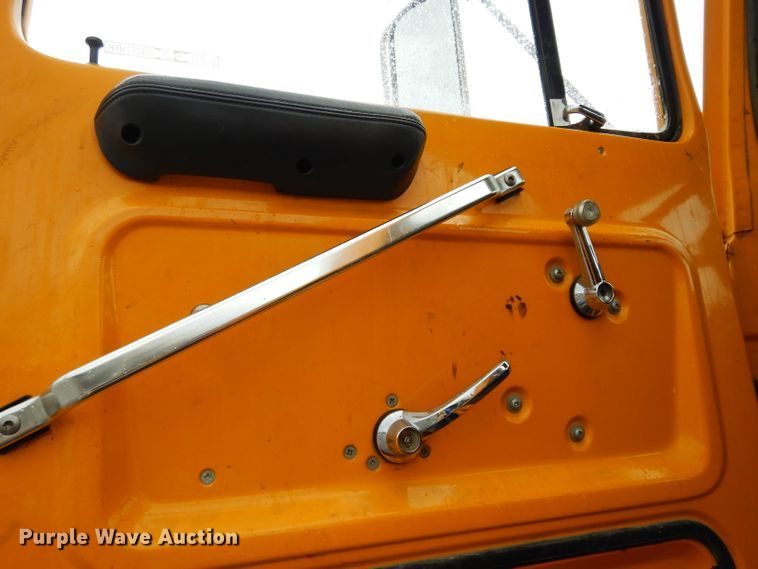 image for item DG6451 1985 Ford 9000 semi truck