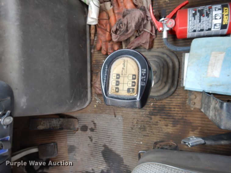 image for item DG6451 1985 Ford 9000 semi truck