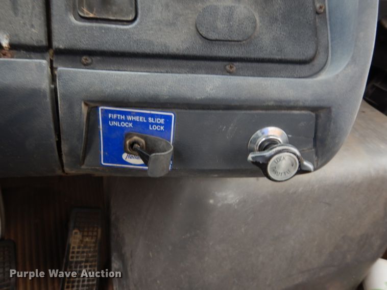 image for item DG6451 1985 Ford 9000 semi truck